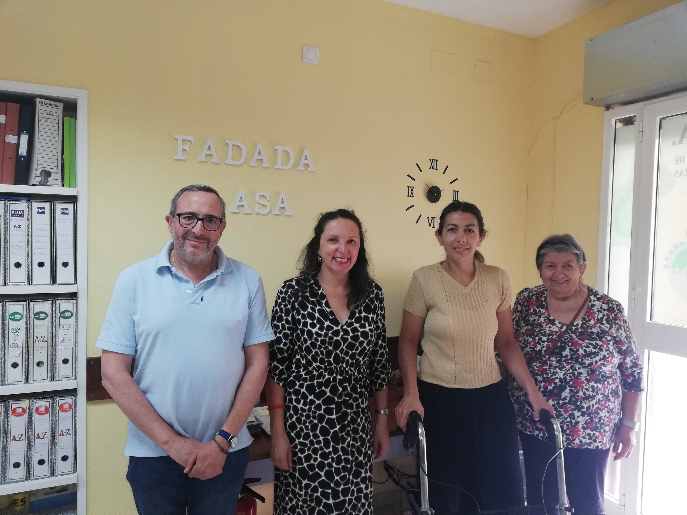 Fotografía con representantes de FADADA y FEDER tras la reunión.