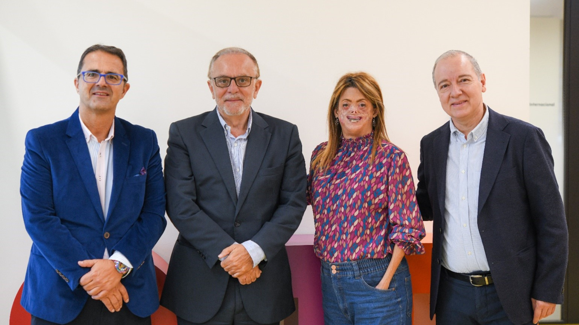 (De izq. a dcha.) Fotografía de Juan Carrión, presidente de FEDER y su Fundación, Manel del Castillo, Director Gerente del Hospital Sant Joan de Déu, Fide Mirón, Vicepresidenta de FEDER, y Jordi Cruz, Patrono de la Fundación FEDER.