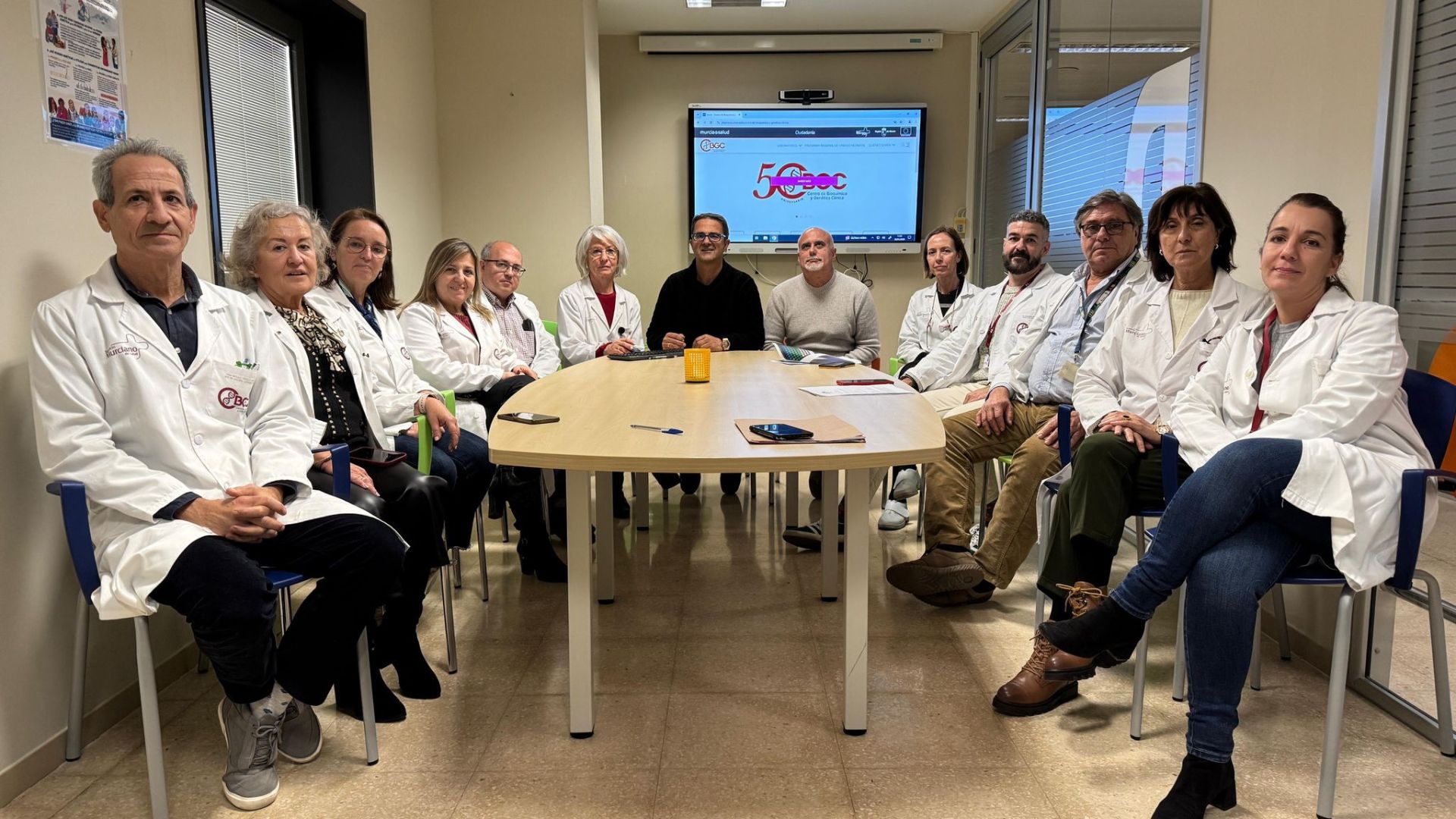 reunión en el centro  Bioquímica y Genética Clínica