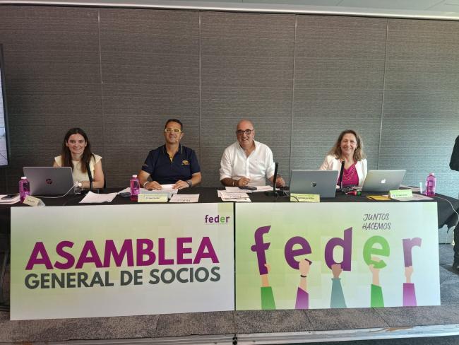 Fotografía de la mesa: Isabel Motero, Juan Carrión, Santiago de la Riva e Isabel Campos.