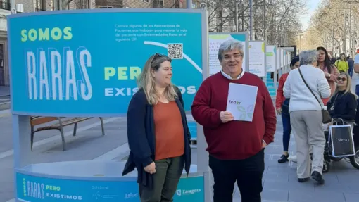 Sara Berdejo, Presidenta de SOMOS PERA y José María Soria, Representante Territorial de FEDER en Aragón Foto del medio Heraldo de Aragón. 