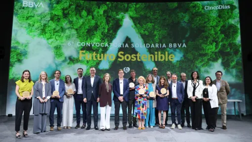 Fotografía de familia de los premiados.